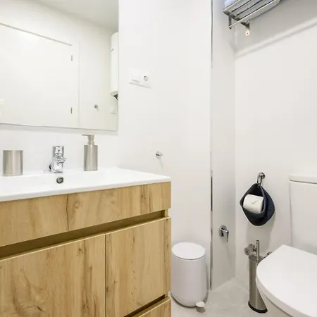 Burgos 2 Terrace, Pool, Parking By 10tosea